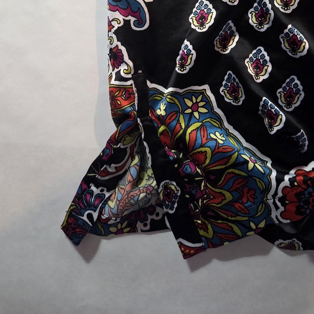 Natori Black Floral Garment with Red and Blue Accents - Picture 13 of 14